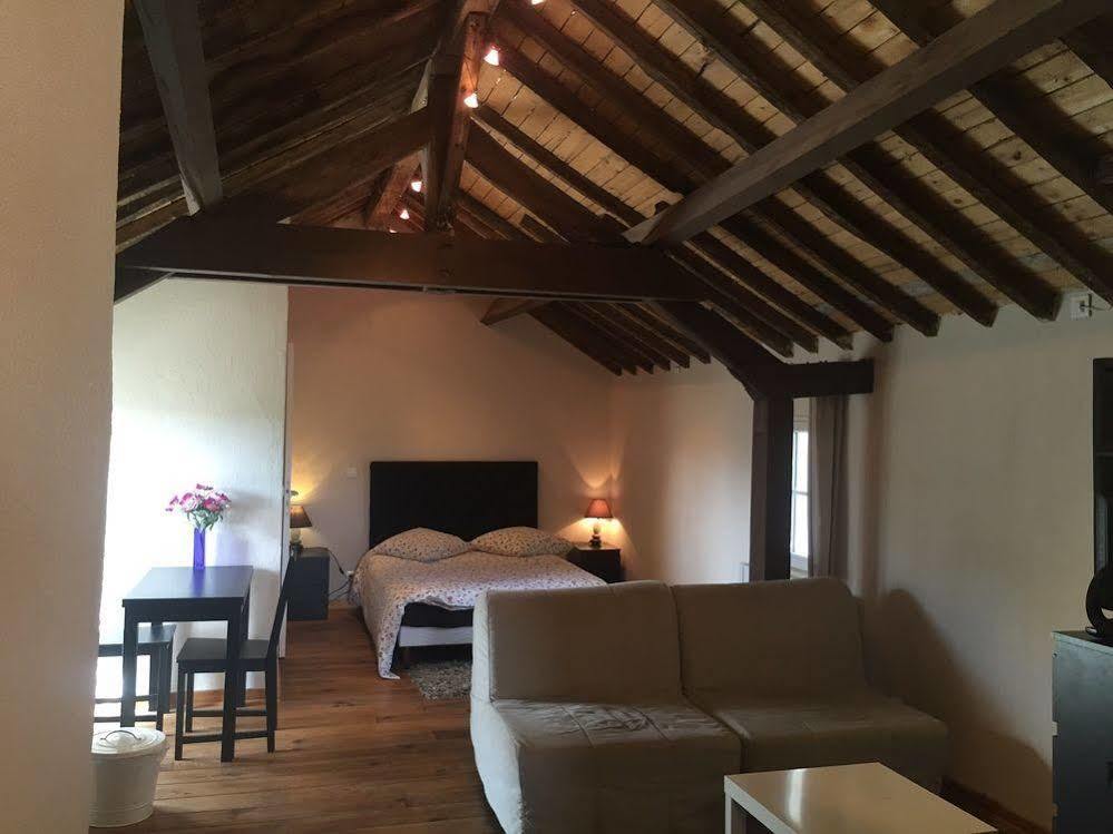 Domaine Du Moulin De Champie - Versailles - Gites & Suites Feucherolles Bagian luar foto