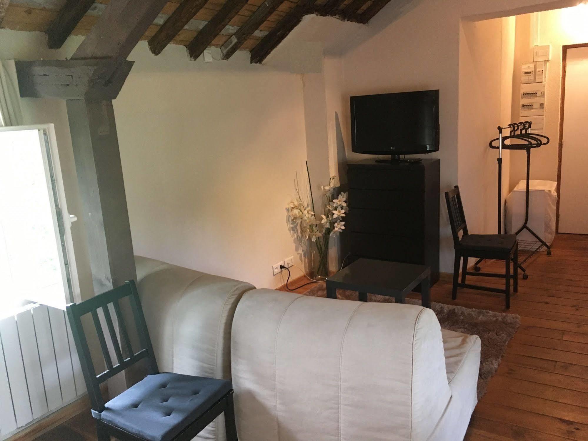 Domaine Du Moulin De Champie - Versailles - Gites & Suites Feucherolles Bagian luar foto