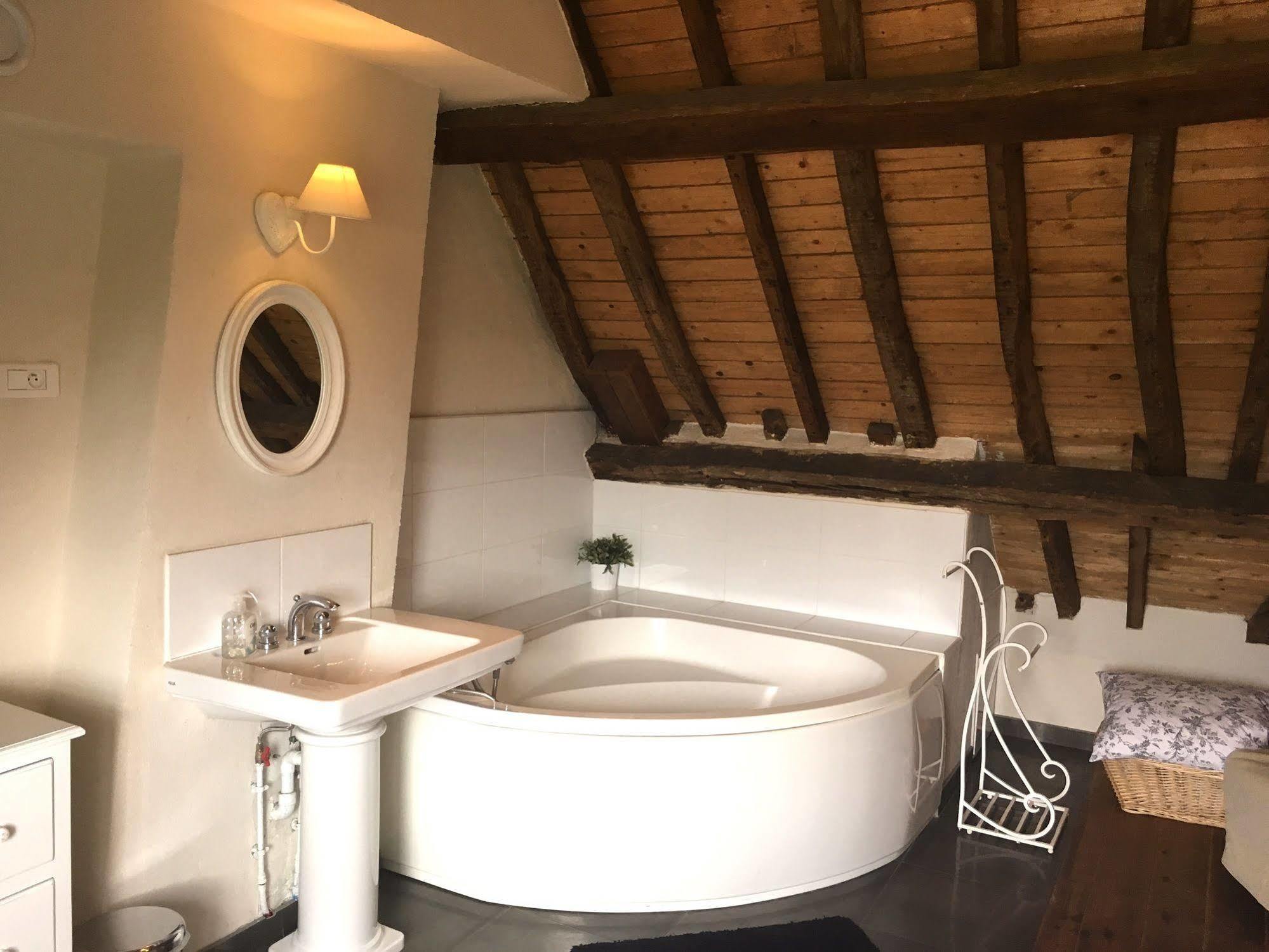 Domaine Du Moulin De Champie - Versailles - Gites & Suites Feucherolles Bagian luar foto